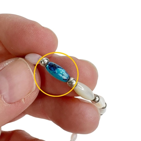 Pearlescent Tubular Acrylic Pastel Beaded Necklace and Bracelet Set - Picture 4 of 12